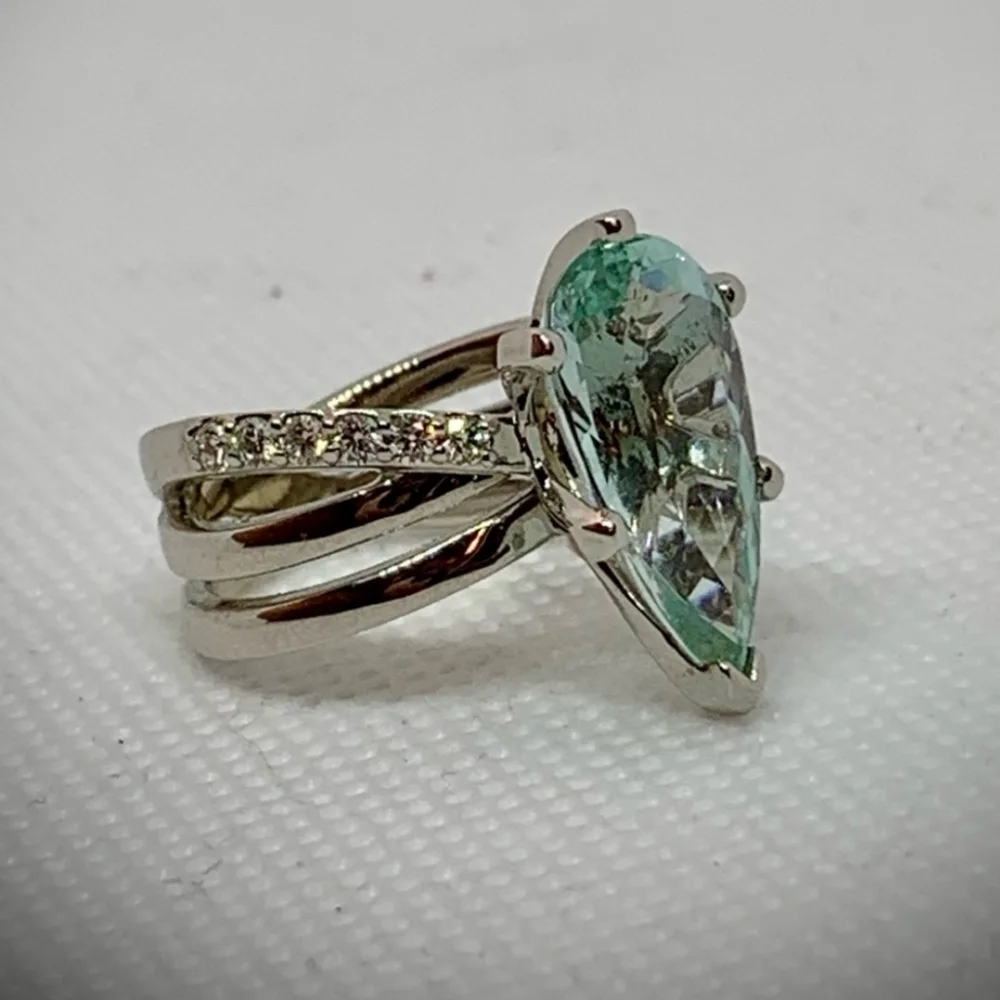 14k White gold 5 CT Aquamarine diamond ring